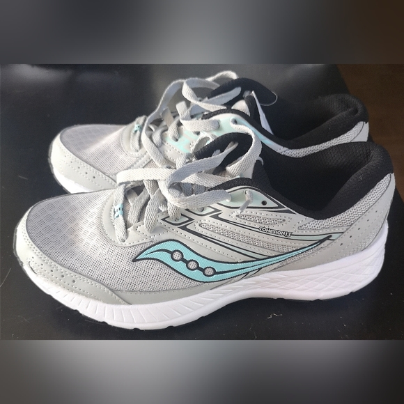 NWOT SAUCONY Cohesion13. - Picture 7 of 11